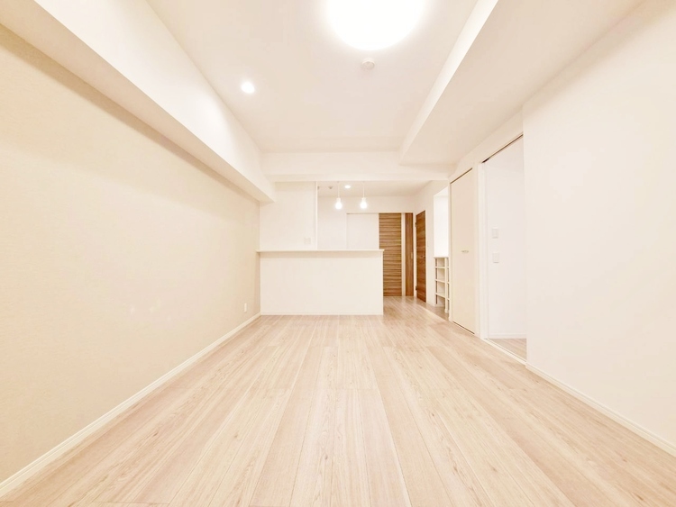 居間 快適に過ごす毎日を求めて、暮らしの中でご自身の「マイホーム」に創り上げてください。