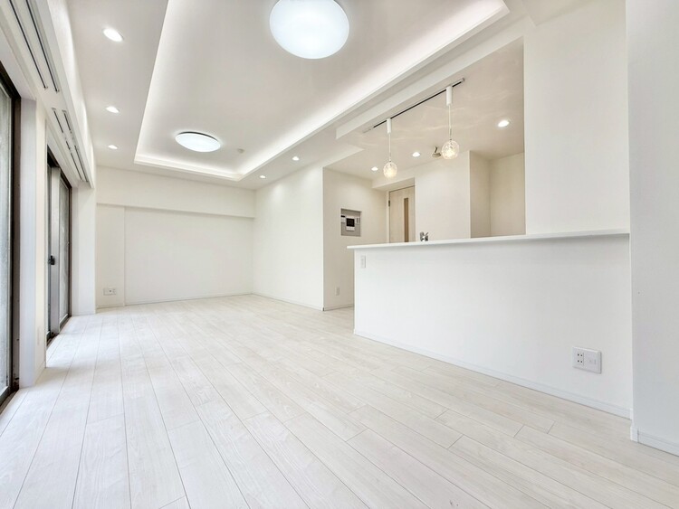 居間 快適に過ごす毎日を求めて、暮らしの中でご自身の「マイホーム」に創り上げてください。