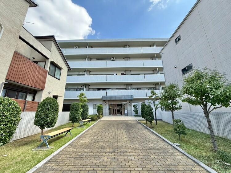 外観 資料には掲載していない情報が、現地にはたくさんあります。是非一度、現地をご確認ください。