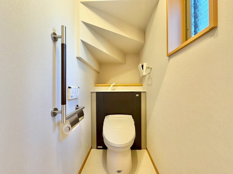 トイレ 暮らしの中のさりげないひとときの快適さにも、こだわりを、持って設備を配しております。