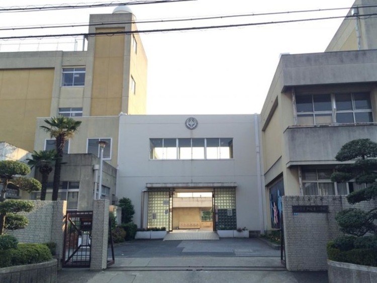 周辺 川口市戸塚東小学校
