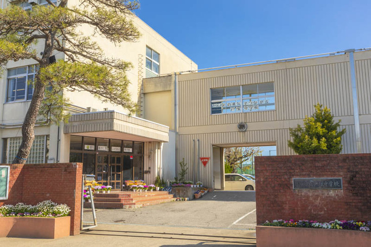 周辺 川口市立戸塚中学校