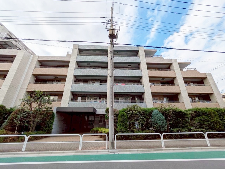 外観 豊かな居住性とクオリティが見事に調和した住空間は、住まうことの喜びを感じさせてくれます。