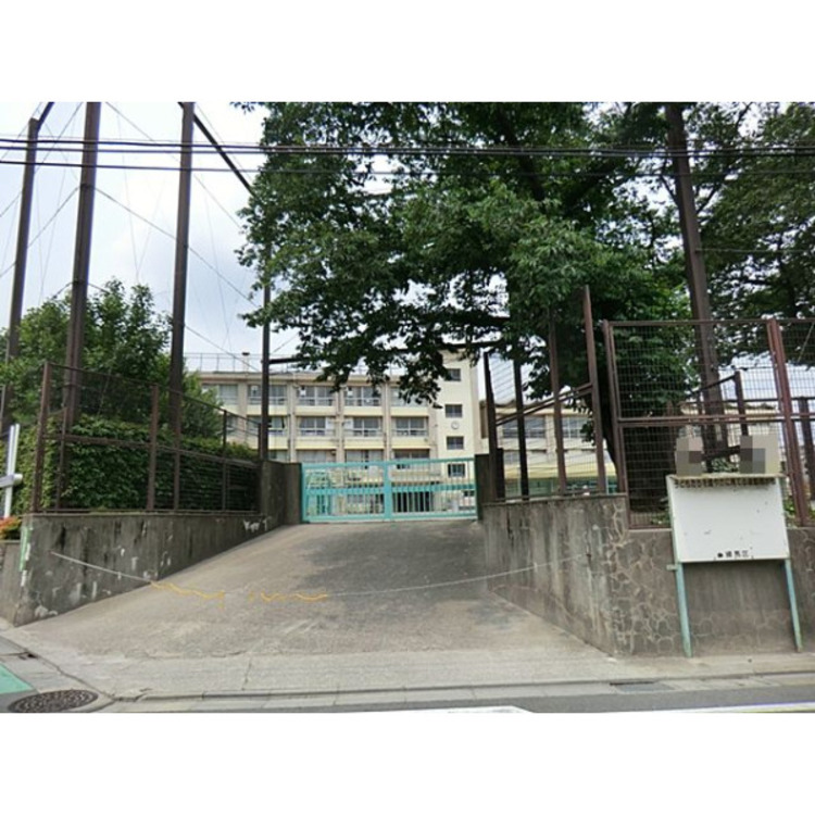 周辺 区立大泉第二小学校(約370m)