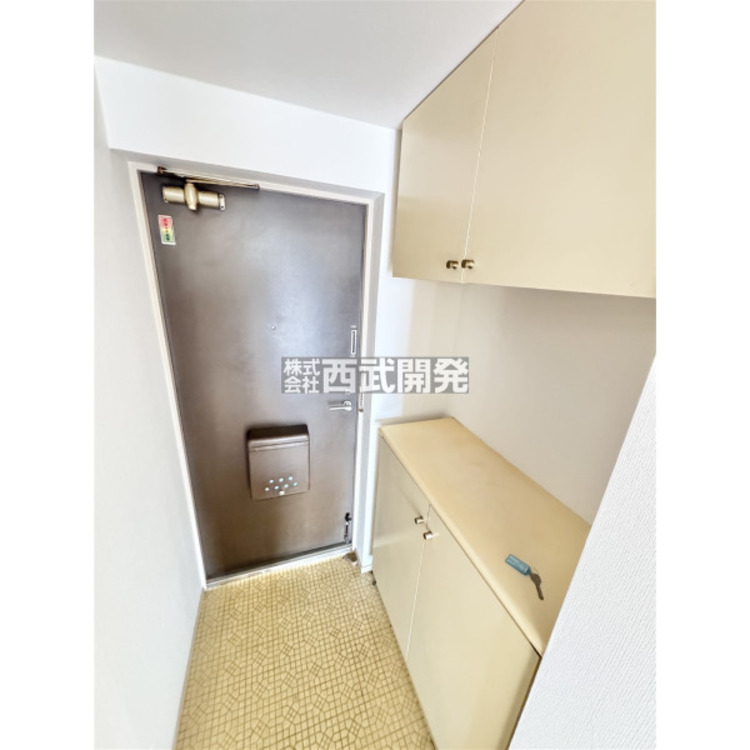 玄関 リフォーム前