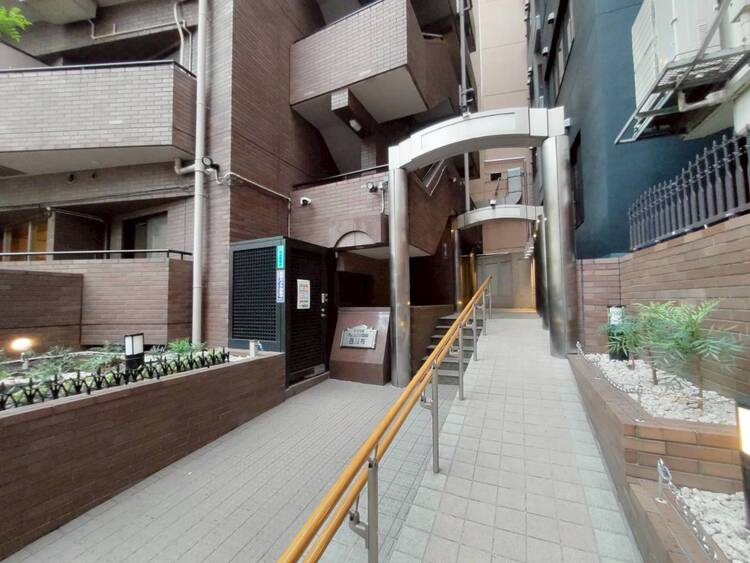 その他 上質感漂う玄関アプローチです。