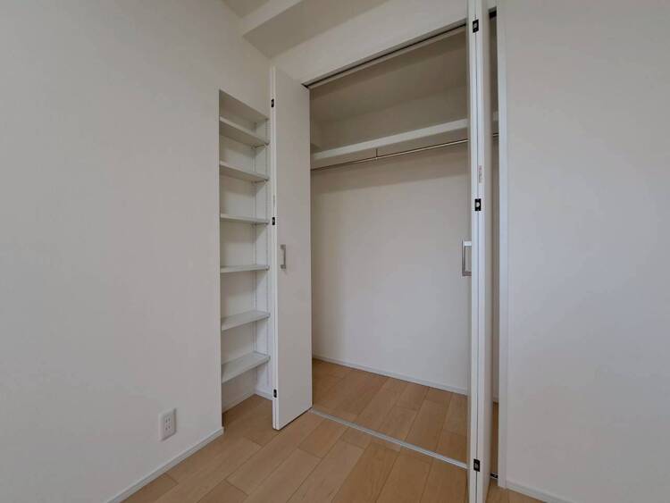 その他 収納スペースが付いていて、お部屋を広く使っていただけます。