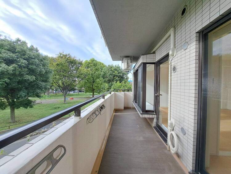 その他 朝の澄んだ空気や、夕方に吹く清々しい風を感じられるバルコニー。