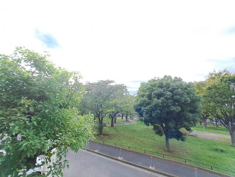 その他 眺望や窓からの景色が良いと、家で過ごす時間も快適です。