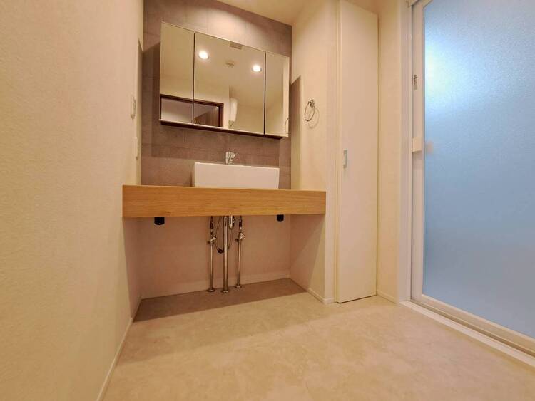 その他 十分な広さの脱衣所。