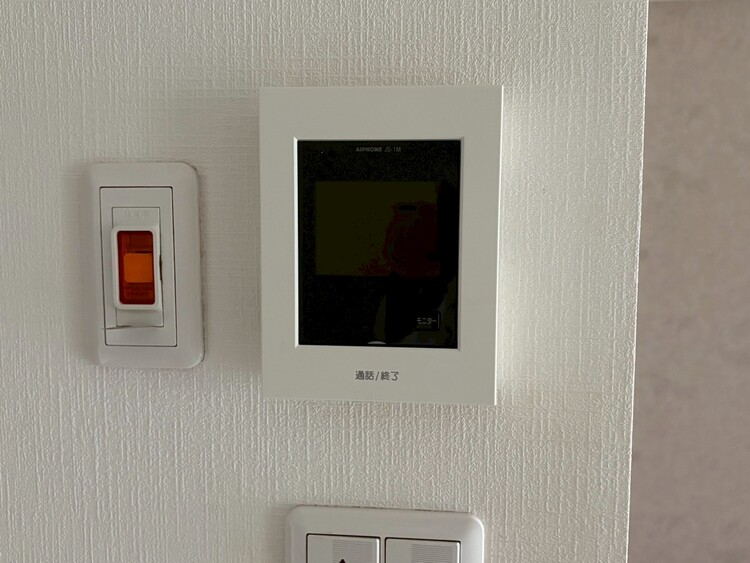 その他 誰が来てもわかる様にモニター付きインターホンを設置。
