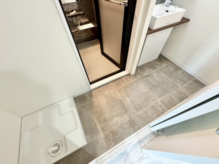 その他 十分な広さの脱衣所。