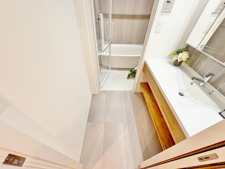 その他 十分な広さの脱衣所。