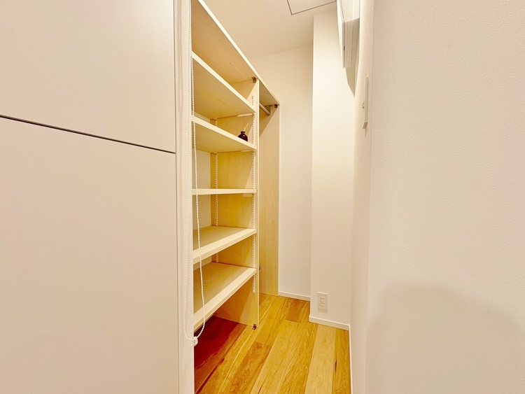 その他 家電やスーツケース、ストック品など何でも片付く嬉しい空間です。