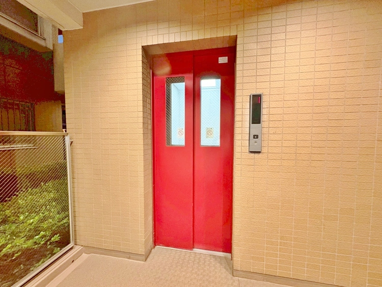 その他 エレベーター完備のため荷物が多くなっても安心。
