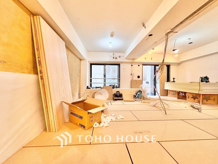 外観 ◆木漏れ日◆の様な採光が優しく足元を照らし、心地いい暮らしの道しるべを写し出す。この空間で過ごす家族との語らいの時間がとても素敵で幸せを感じるかもしれない。