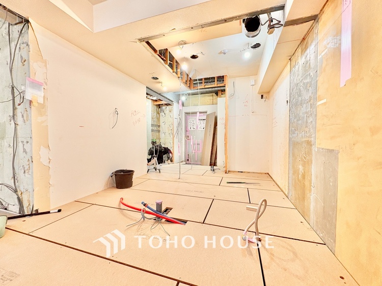 外観 ◆陽溜まり◆の温もりを感じ、ふわりと寄り添う太陽の妖精たちが自然と僕達を微睡ませる。うとうとしたい訳ではないがそんな時間が嫌いじゃない自分がここにいる。