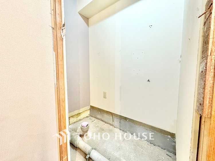 外観 ◆結ばれた◆玄関ドアを開けるとリビングから聞こえる小走りの足音。靴を脱ぎかけ目の前に立つ君の瞳と交差する。君は微笑みその刹那に心奪われる。佇む僕と君の間に赤い糸が結ばれた。