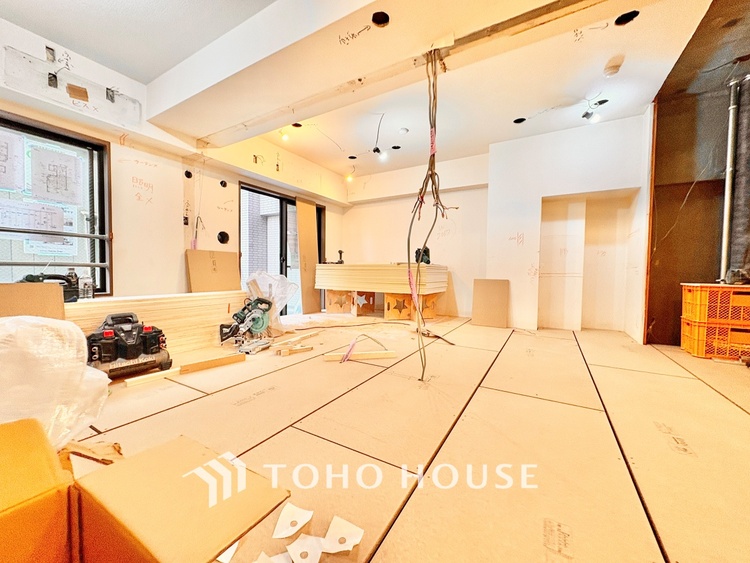 外観 ◆今宵の食卓◆ダウンライトに反射するグラスを眺めながらワインを注ぐ。トクトクと心地いい音をさせながら、フランスの古城を思わせる薫りがたちこめ、とても幸せな時を過ごせる。