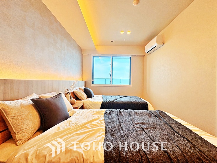 内装 風の通り道。舞い込んでくる風が優しく躍り、室内に爽やかな空気を運んでくる。そこに季節の息吹を感じて、いまがどんな季節なのかを実感する。