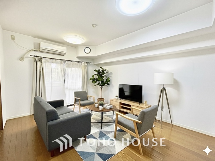 内装 ※CG加工にて家具を消し、配置してある家具や小物はCG加工によるイメージ画像です。