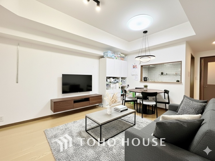 内装 ※CG加工にて家具を消し家具や小物はCG加工によるイメージ画像です