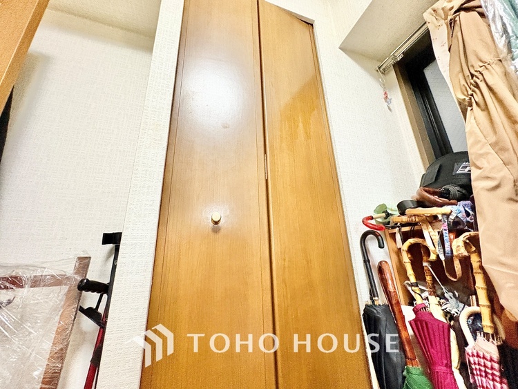 収納 【a closet full of dreams】しまいきれない思い出はクローゼットに。いつでも取り出せる広さが生活を彩る。