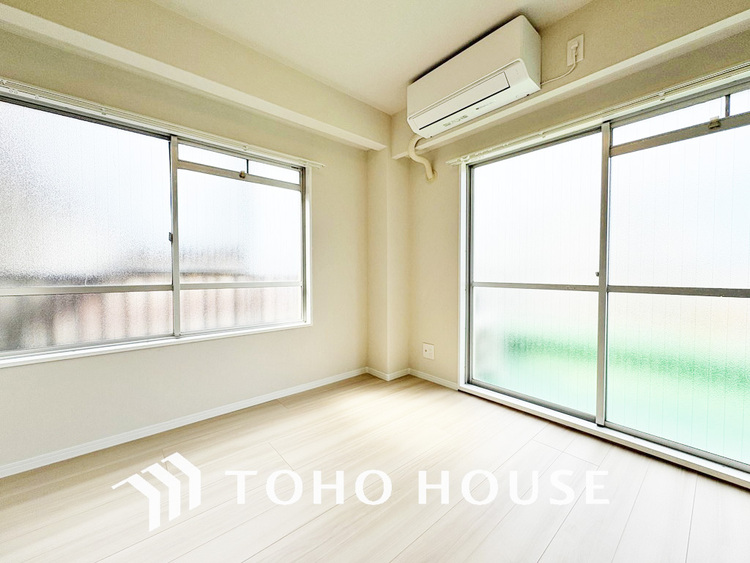 内装 2面採光で日当たり、風通しも良好な気持ちの良いお部屋