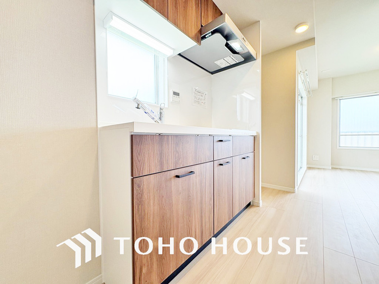 キッチン シンプルな部屋の雰囲気に溶け合うナチュラルキッチン