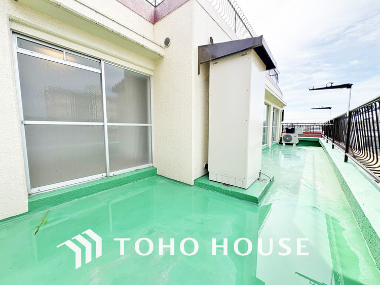 バルコニー 陽当たり良好なバルコニー