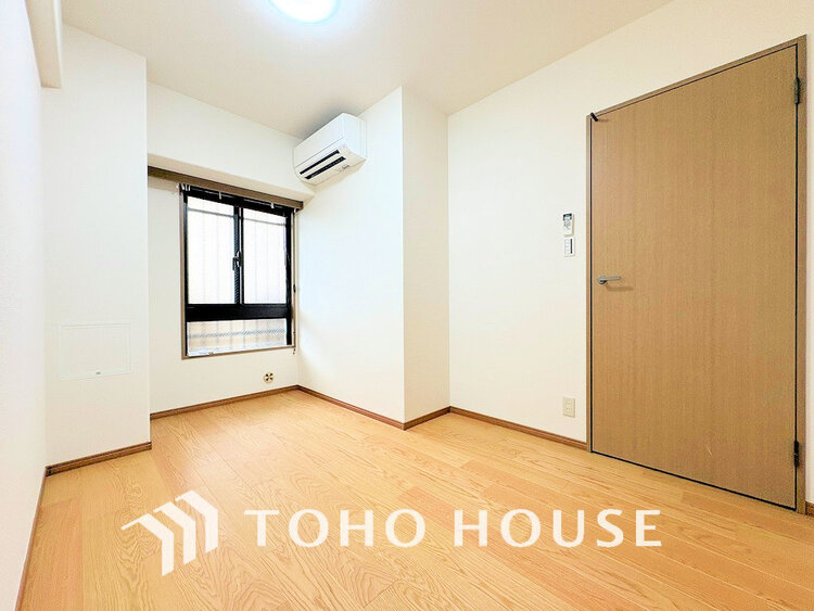 内装 採光もある洋室は、くつろぎのひと時を過ごすのにぴったり