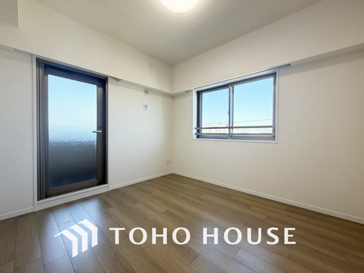 内装 採光もある洋室は、くつろぎのひと時を過ごすのにぴったり