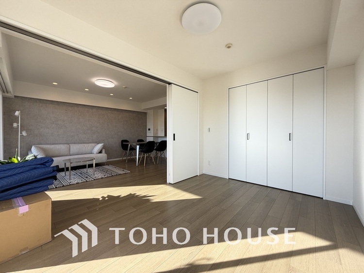 内装 シンプルですっきりとした室内は飽きのこない居心地の良い雰囲気です