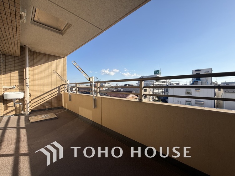 バルコニー 陽当たり良好なバルコニー