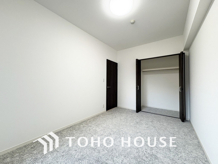 内装 シンプルですっきりとした室内は飽きのこない居心地の良い雰囲気です