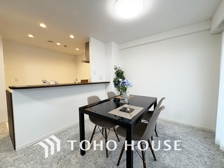 キッチン 上質な時間を育む暮らしのメインステージ。寛ぎとコミュニケーションを育む居心地のよい場所