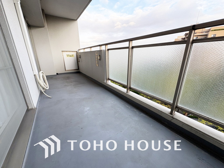 バルコニー 陽当たり良好なバルコニー