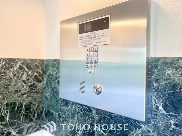 エントランス 【AUTO　LOCK】◆オートロック機能◆女性やご子息も安心・安全のセキュリティです。