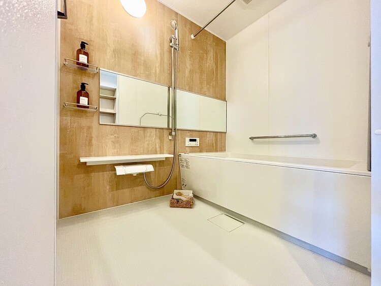 風呂 【BATHROOM】◆プライベートな空間◆simpleだからrelaxできるんです。こころもからだもキレイさっぱり。