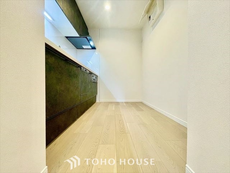 キッチン 【KITCHEN】◆家族のおはよう◆の声を笑顔で迎えてあげられるシステムキッチン。朝ごはんが楽しみでちょっと早起きしたくなるんです。