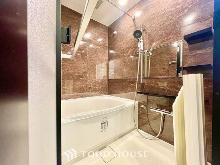 風呂 【BATHROOM】◆プライベートな空間◆simpleだからrelaxできるんです。こころもからだもキレイさっぱり。