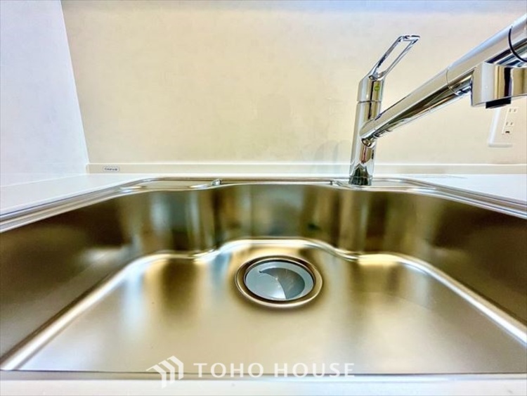 その他 【KITCHEN】◆開放的◆後片付けが楽なシステムキッチン。収納スペースの充実！