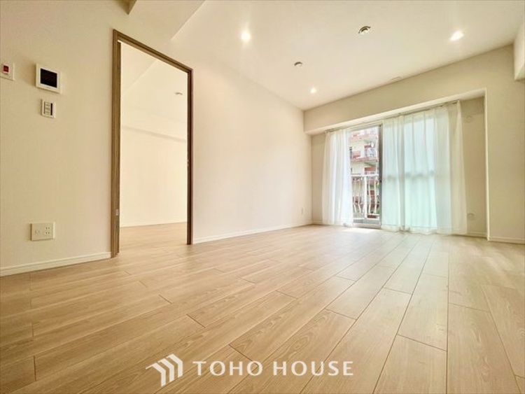 内装 【LIVING】◆眩い◆光が燦々と入り、家族の笑顔を照らす。「いつまでも続いて」と願う夢のような毎日がここにある。