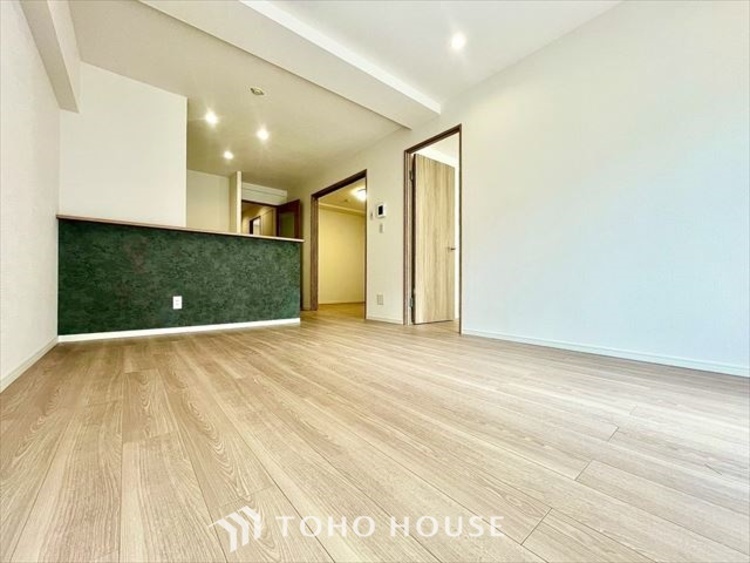 内装 【LIVING】◆陽光◆が差し込む。この開放的なLDKに家族の笑顔が集う。家族が一緒に過ごす空間は明るく、そして居心地よく。