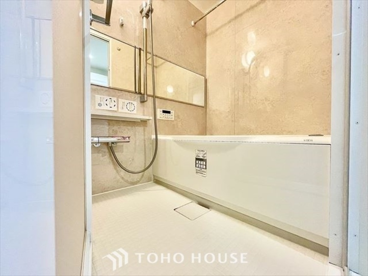 風呂 【BATHROOM】◆プライベートな空間◆simpleだからrelaxできるんです。こころもからだもキレイさっぱり。