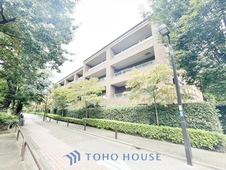 外観 ◆癒しの空間◆室内構成に拘り採光とセンスを散りばめた空間。それは『柔らかさ』に似た素敵な居場所。そこに暮らす人のことを考えつくり出したものは『癒し』という心地よい居場所なんだと思う