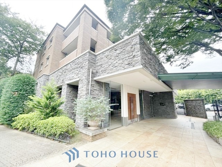 外観 ◆住むほどに実感する快適性＆機能性◆各空間を彩る設備は、デザイン性に優れたHigh Quality仕様が装備。広く使い勝手のよい空間と設備で、理想の暮らしを演出します。