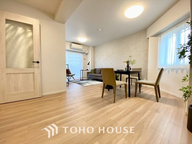 内装 【LIVING】◆煌びやか◆愛おしい家族との団欒の時間をより一層幸せなものに感じさせる煌びやかなLDK。輝かしい毎日が待っています。