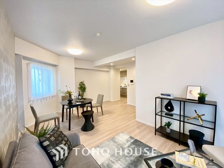 内装 【LIVING】◆住む喜び、楽しさ、感動◆を君と共有したい。いつまでもずっと家族を見渡せるこの広い空間で。