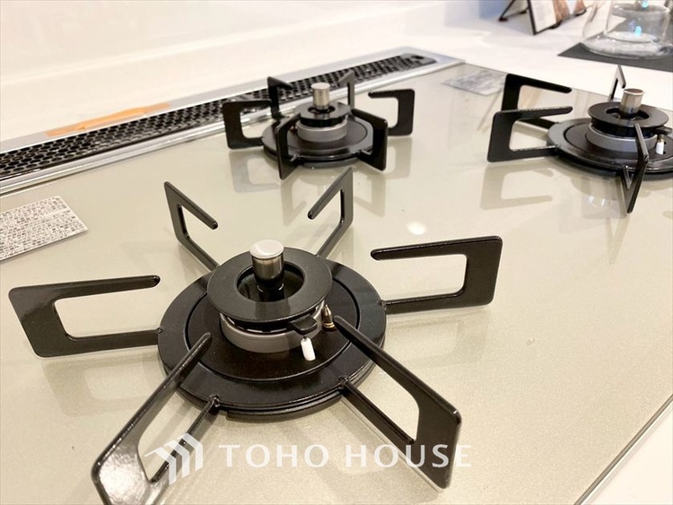 キッチン 【KITCHEN】◆家族のおはよう◆の声を笑顔で迎えてあげられるシステムキッチン。朝ごはんが楽しみでちょっと早起きしたくなるんです。